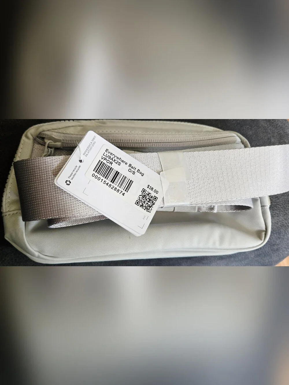 lululemon athletica light gray cosmetic pouch
